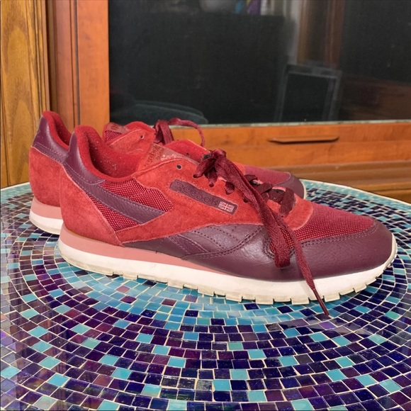 Maroon Suede Reebok Classics - Picture 1 of 9